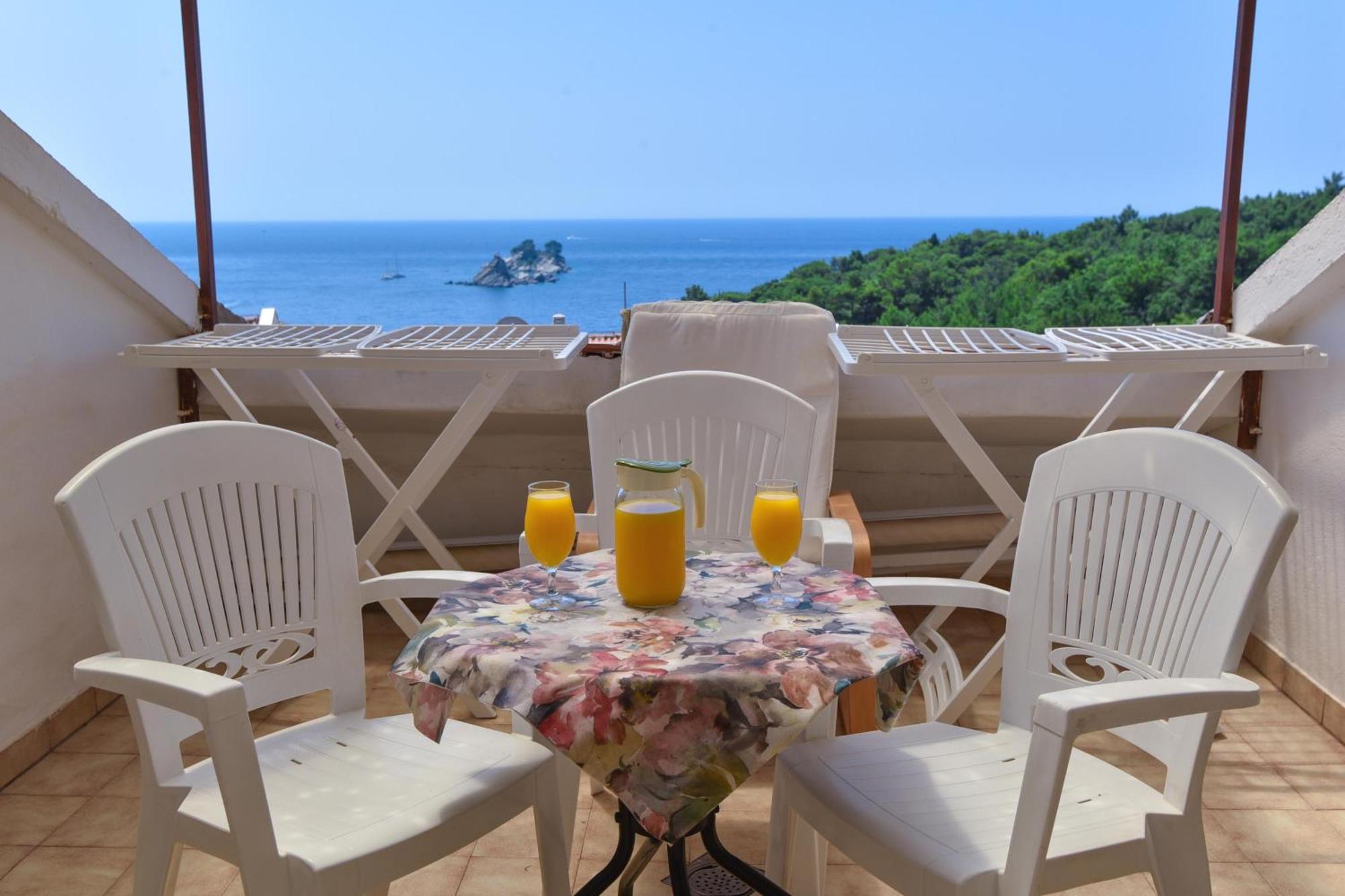 Vila Apartments Lidija Petrovac Екстериор снимка