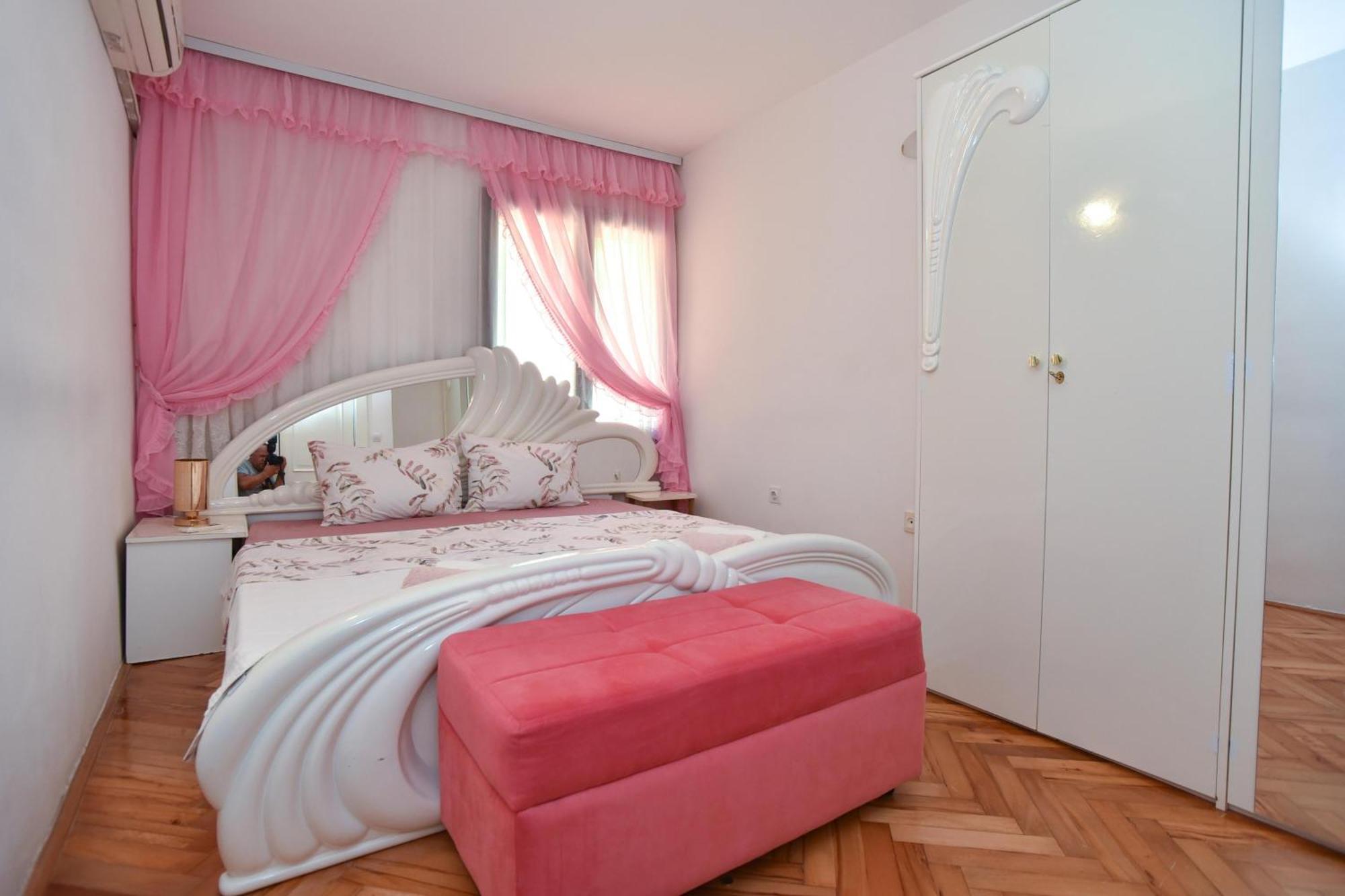 Vila Apartments Lidija Petrovac Екстериор снимка