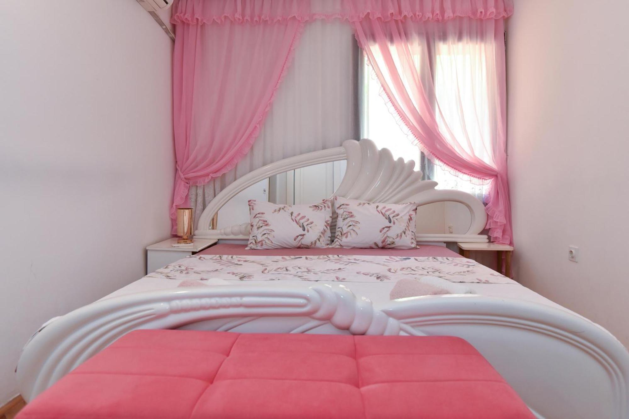 Vila Apartments Lidija Petrovac Екстериор снимка
