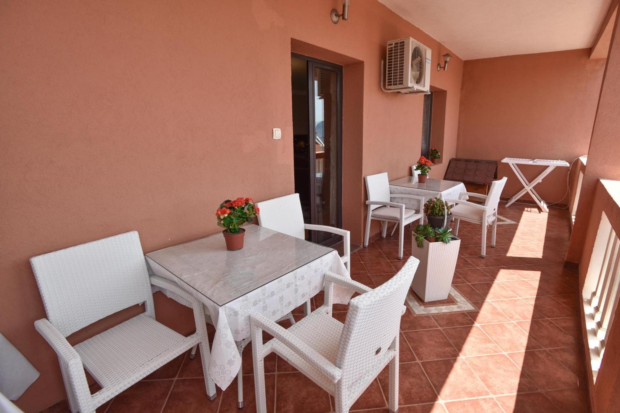 Vila Apartments Lidija Petrovac Екстериор снимка